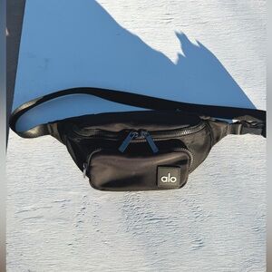 ALO Yoga Men's Black Belt Bag